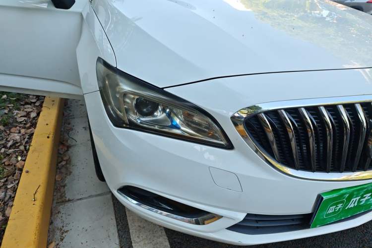 Used Buick Verano 2015 Sedan 15S Automatic Leading Model Right Front Headlight