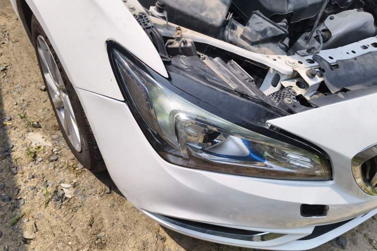 Used Buick Verano 2015 Sedan 15S Automatic Leading Model Right Front Headlight