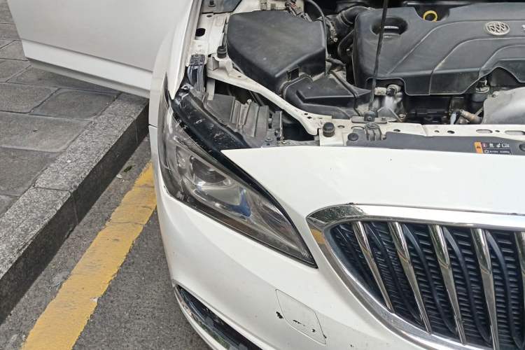 Used Buick Verano 2015 Sedan 15S Automatic Leading Model Right Front Headlight