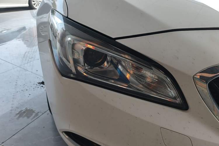 Used Buick Verano 2015 Sedan 15S Automatic Leading Model Right Front Headlight