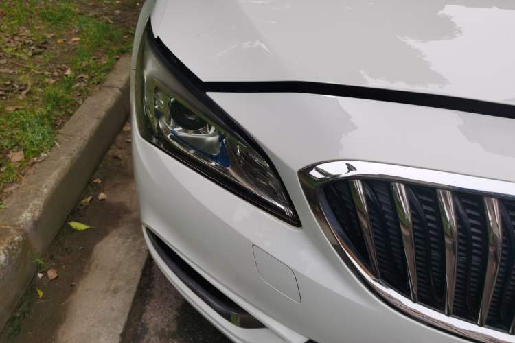 Used Buick Verano 2015 Sedan 20T Dual-Clutch Leading Model Right Front Headlight