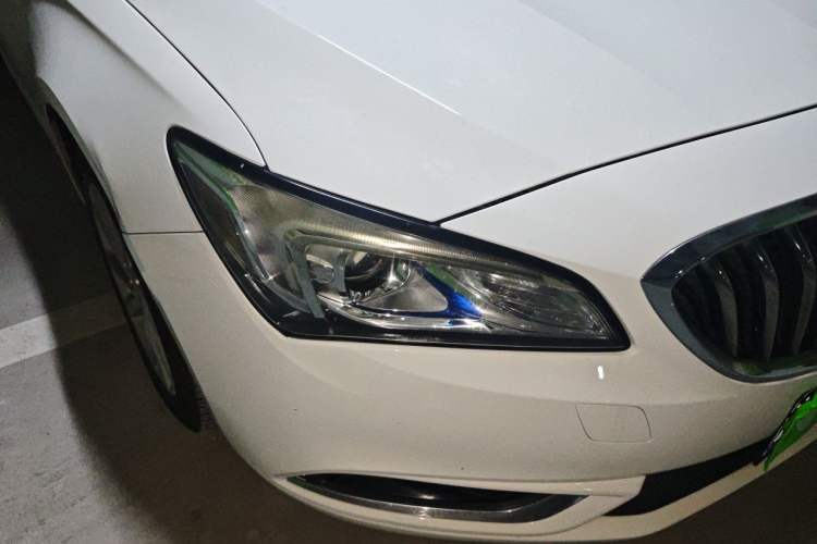 Used Buick Verano 2015 Sedan 15S Automatic Leading Model Right Front Headlight