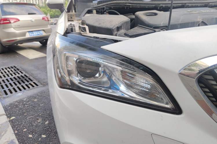 Used Buick Verano 2015 Sedan 15S Automatic Leading Model Right Front Headlight