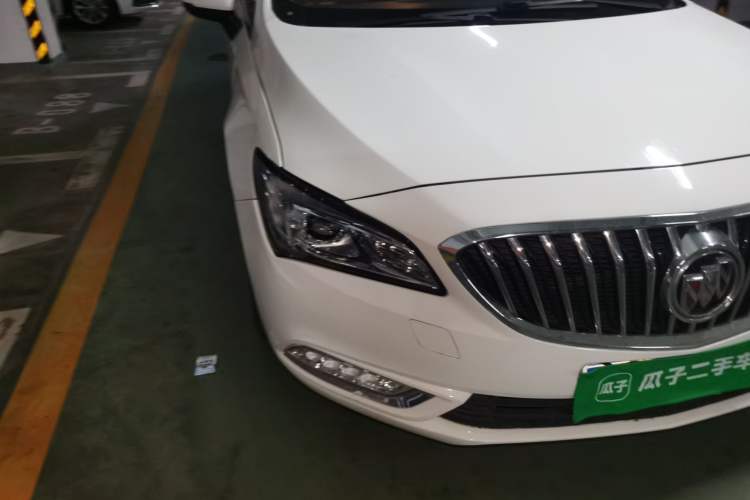 Used Buick Verano 2015 Sedan 20T Dual-Clutch Leading Model Right Front Headlight