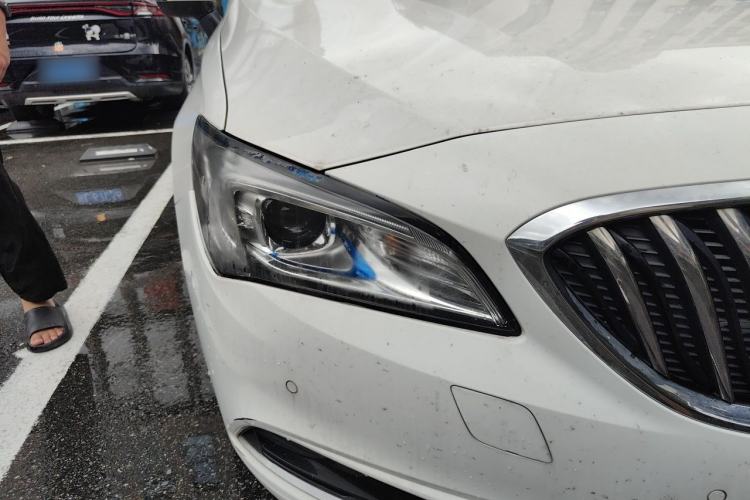 Used Buick Verano 2015 Sedan 20T Dual-Clutch Elite Model Right Front Headlight