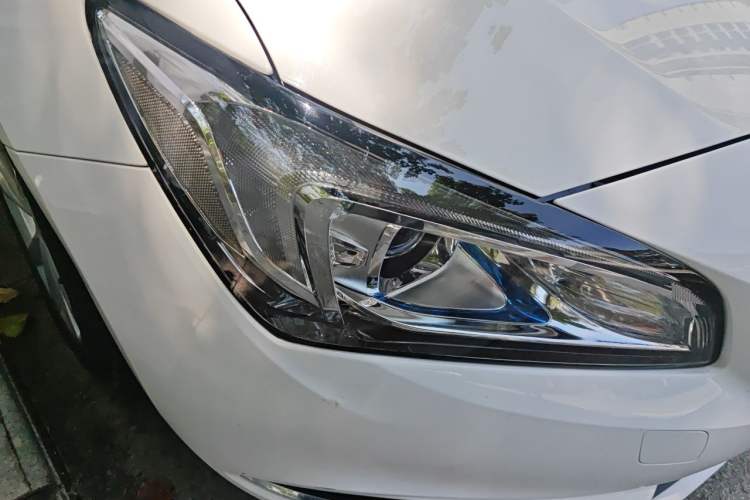 Used Buick Verano 2015 Sedan 15S Automatic Leading Model Right Front Headlight
