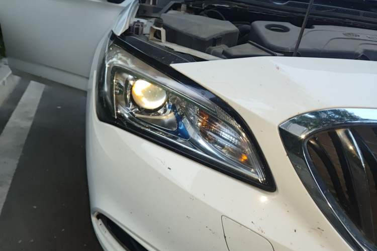 Used Buick Verano 2015 Sedan 15S Automatic Leading Model Right Front Headlight
