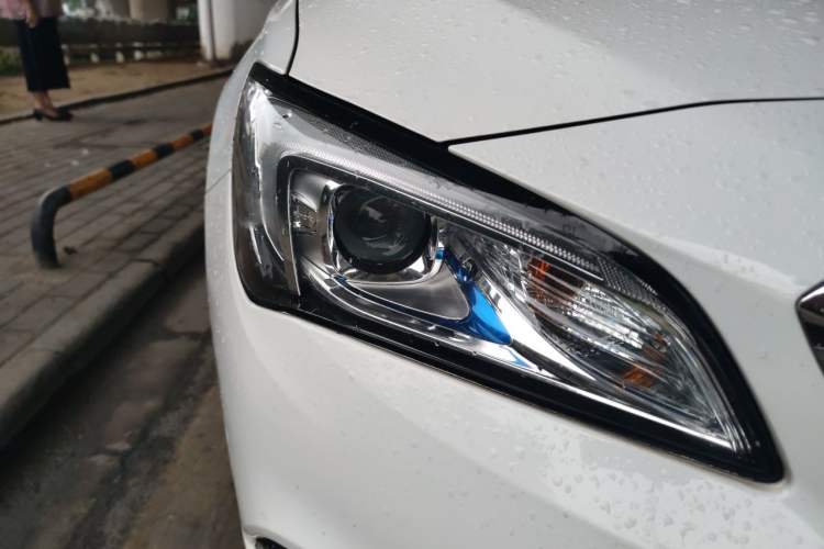 Used Buick Verano 2015 Sedan 15S Automatic Leading Model Right Front Headlight