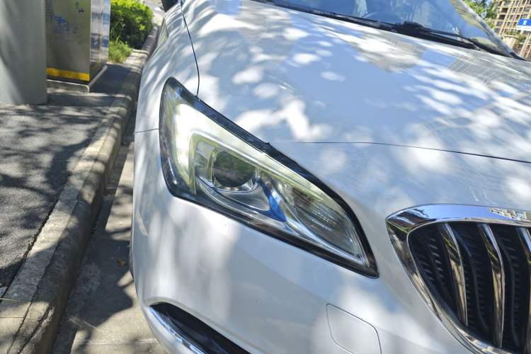 Used Buick Verano 2015 Sedan 15S Automatic Leading Model Right Front Headlight