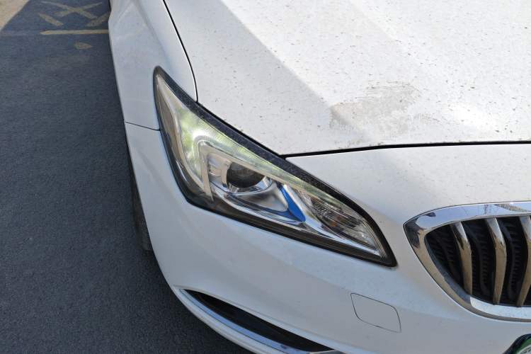 Used Buick Verano 2015 Sedan 20T Dual-Clutch Leading Model Right Front Headlight