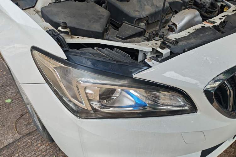 Used Buick Verano 2015 Sedan 15S Manual Leading Model Right Front Headlight