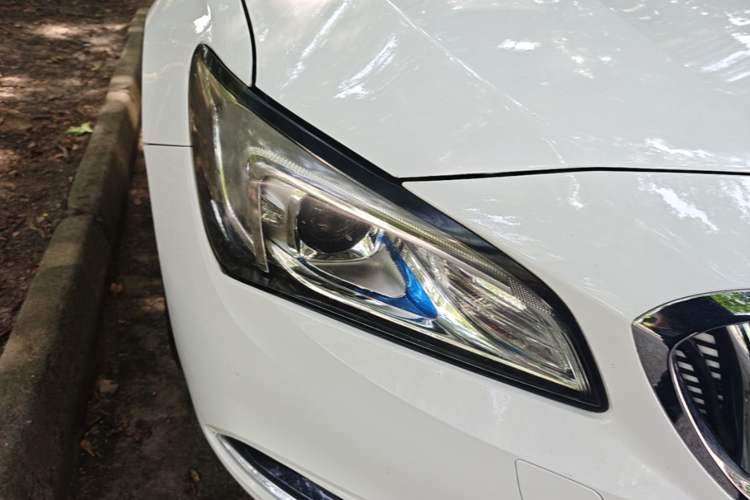Used Buick Verano 2015 Sedan 20T Dual-Clutch Leading Model Right Front Headlight