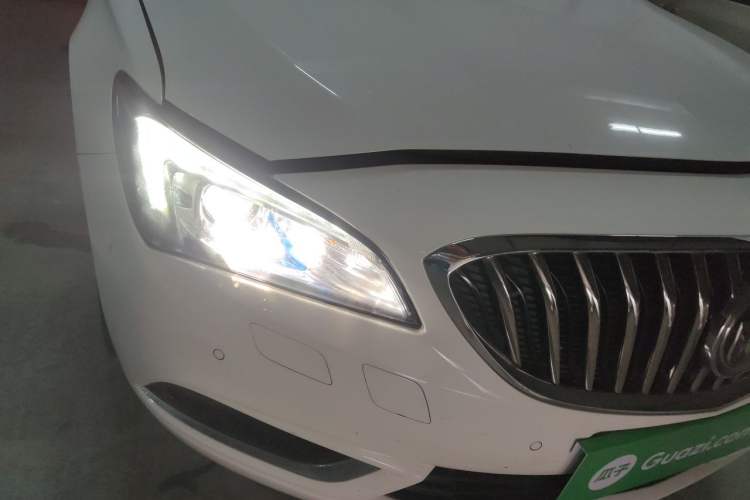 Used Buick Verano 2015 Sedan 20T Dual-Clutch Flagship Model Right Front Headlight
