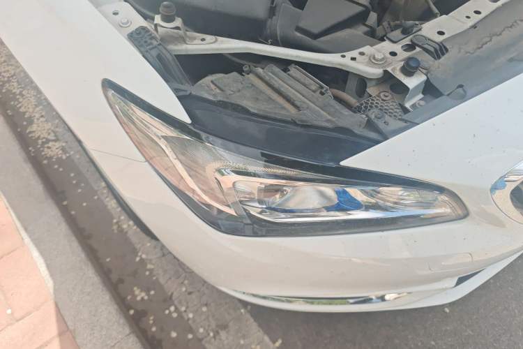 Used Buick Verano 2015 Sedan 15S Automatic Leading Model Right Front Headlight