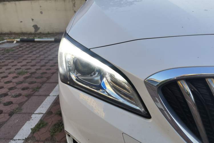 Used Buick Verano 2015 Sedan 15S Automatic Leading Model Right Front Headlight