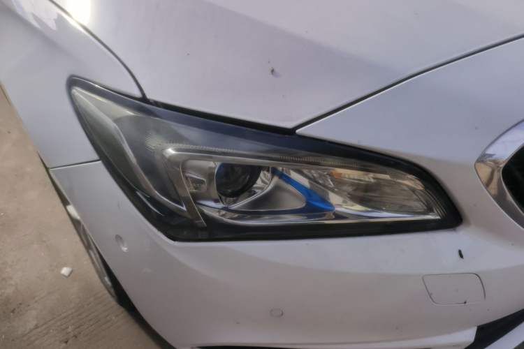 Used Buick Verano 2015 Sedan 15S Automatic Leading Model Right Front Headlight