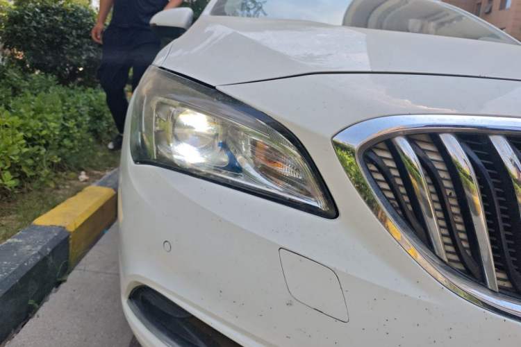 Used Buick Verano 2015 Sedan 20T Dual-Clutch Elite Model Right Front Headlight