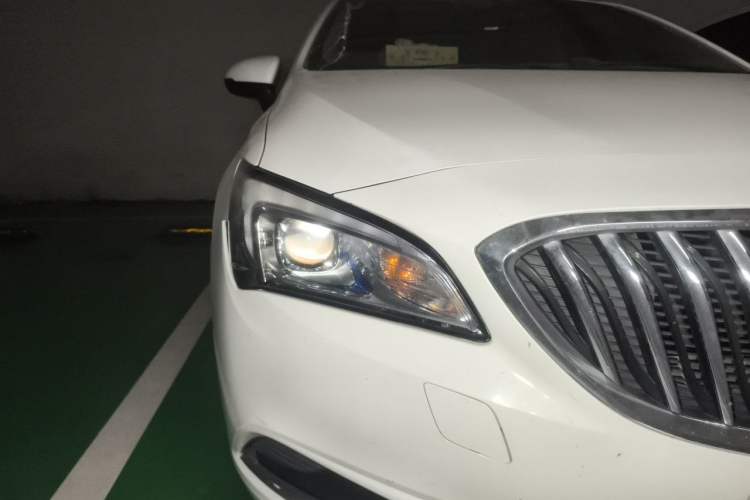 Used Buick Verano 2015 Sedan 15S Automatic Leading Model Right Front Headlight