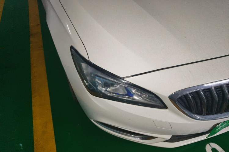 Used Buick Verano 2015 Sedan 15S Automatic Leading Model Right Front Headlight