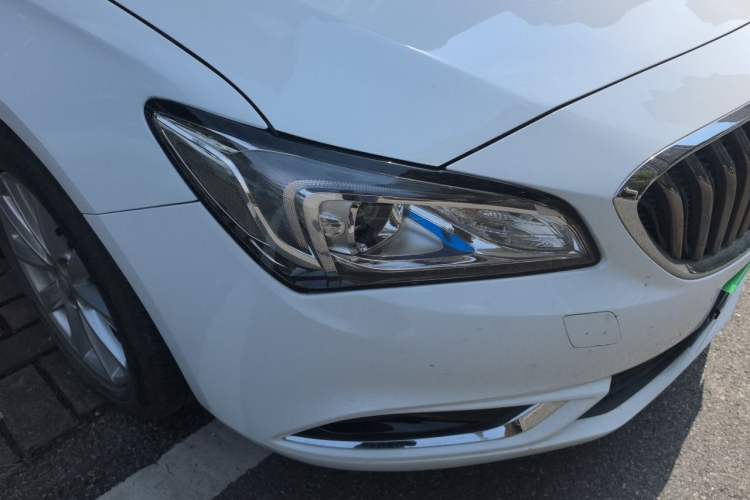 Used Buick Verano 2015 Sedan 20T Dual-Clutch Leading Model Right Front Headlight