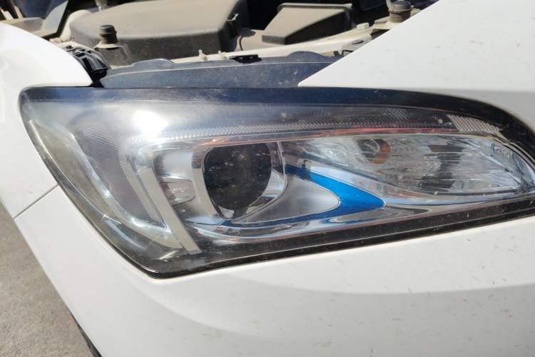 Used Buick Verano 2015 Sedan 15S Automatic Ambition Model Right Front Headlight
