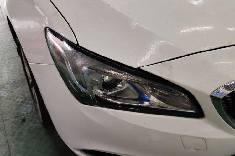 Used Buick Verano 2015 Sedan 20T Dual-Clutch Leading Model Right Front Headlight