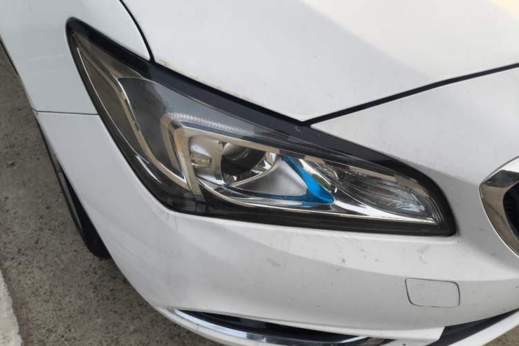 Used Buick Verano 2015 Sedan 15S Automatic Leading Model Right Front Headlight