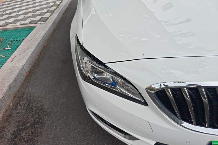 Used Buick Verano 2015 Sedan 20T Dual-Clutch Elite Model Right Front Headlight