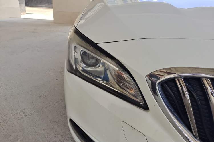 Used Buick Verano 2015 Sedan 15S Automatic Leading Model Right Front Headlight