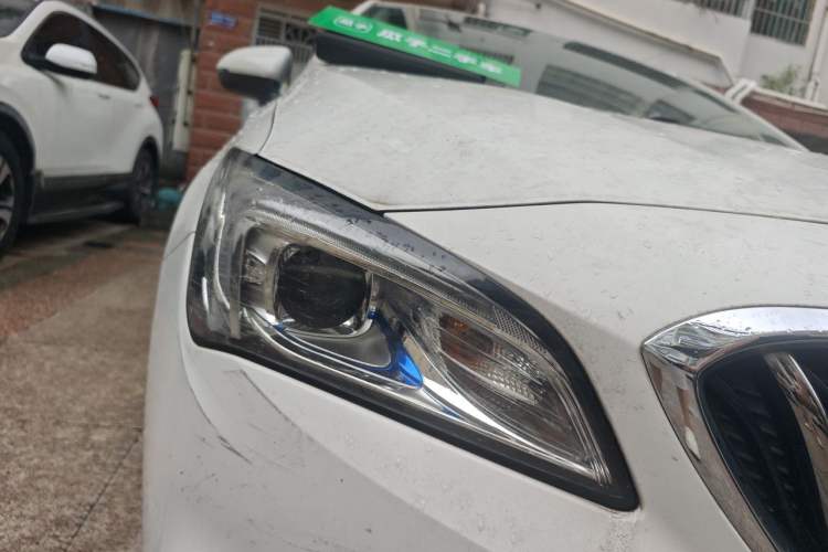 Used Buick Verano 2015 Sedan 20T Dual-Clutch Elite Model Right Front Headlight