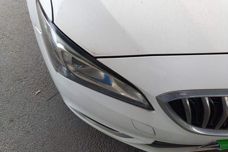Used Buick Verano 2015 Sedan 20T Dual-Clutch Leading Model Right Front Headlight