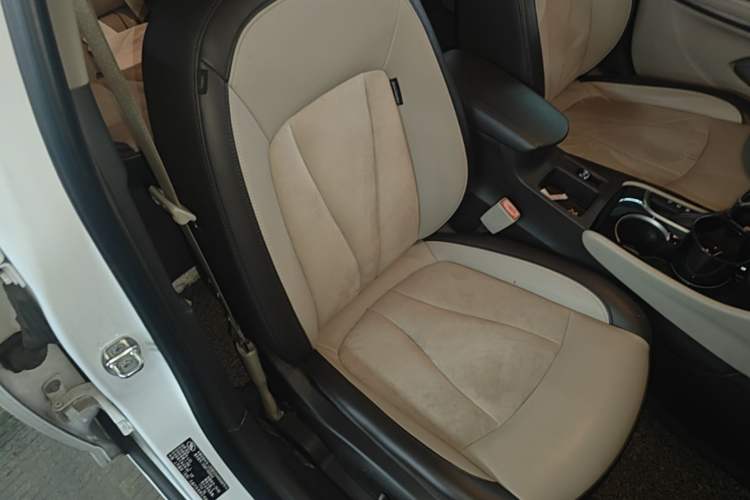 Used Buick Verano 2015 Sedan 15S Automatic Leading Model Right Front Seat
