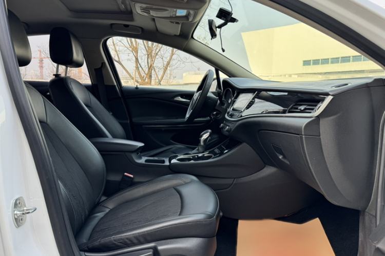 Used Buick Verano 2015 Sedan 20T Dual-Clutch Leading Model Right Front Seat