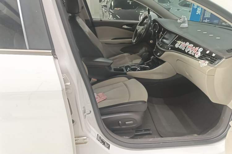 Used Buick Verano 2015 Sedan 15S Automatic Leading Model Right Front Seat