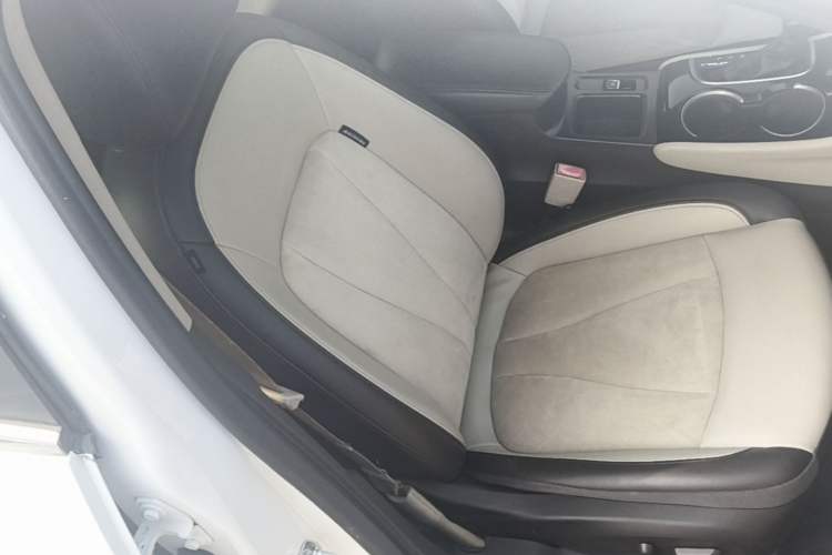 Used Buick Verano 2015 Sedan 15S Automatic Leading Model Right Front Seat