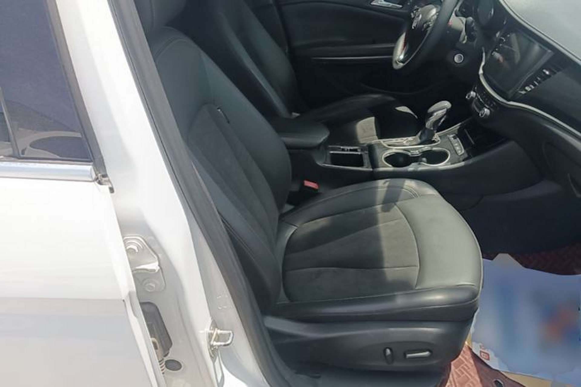 Used Buick Verano 2015 Sedan 20T Dual-Clutch Elite Model Right Front Seat