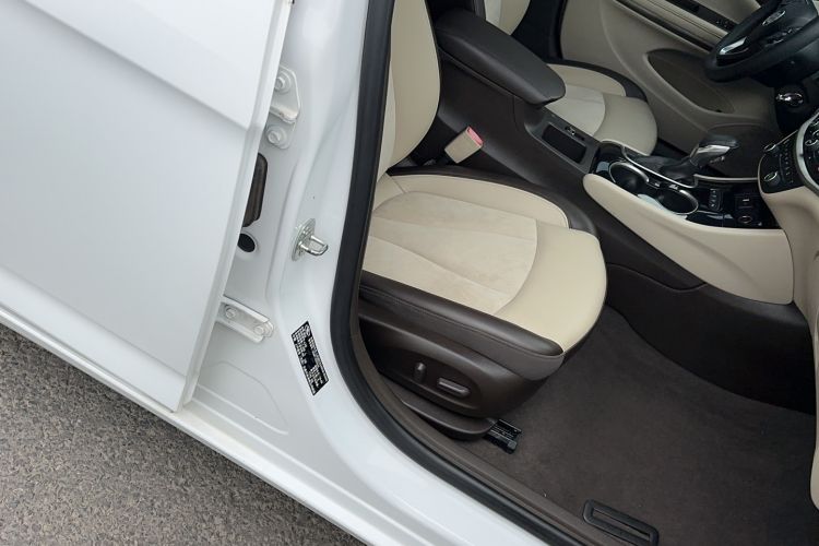 Used Buick Verano 2015 Sedan 15S Automatic Leading Model Right Front Seat
