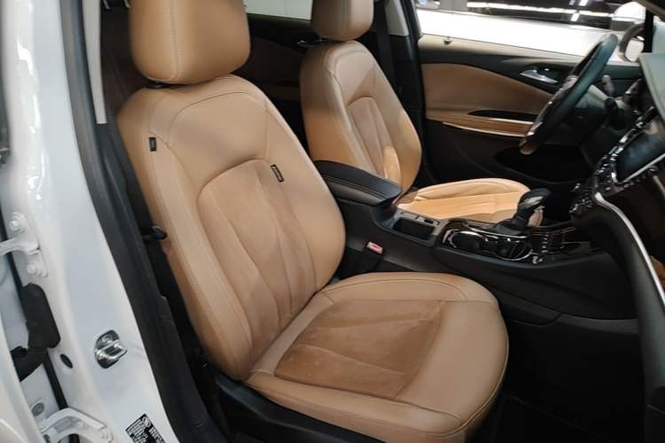Used Buick Verano 2015 Sedan 20T Dual-Clutch Flagship Model Right Front Seat