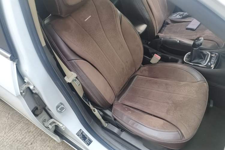 Used Buick Verano 2015 Sedan 15S Manual Entry-Level Model Right Front Seat