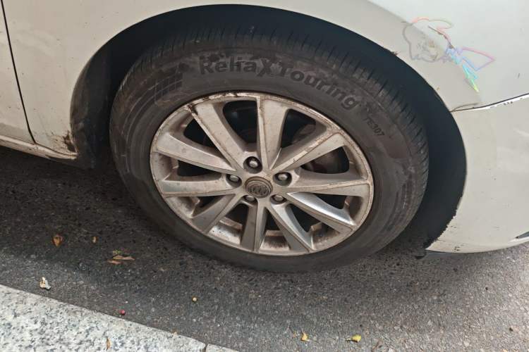 Used Buick Verano 2015 Sedan 20T Dual-Clutch Elite Model Right Front Wheel Hub