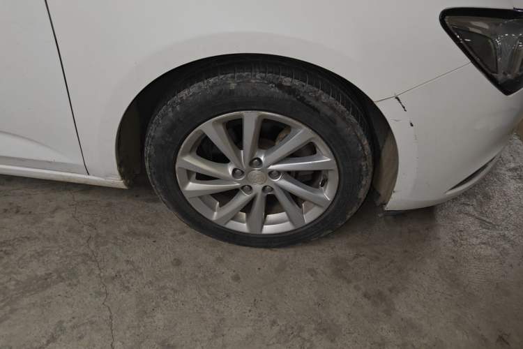 Used Buick Verano 2015 Sedan 15S Automatic Ambition Model Right Front Wheel Hub
