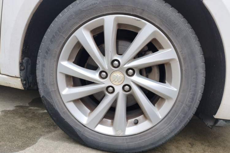 Used Buick Verano 2015 Sedan 15S Automatic Ambition Model Right Front Wheel Hub