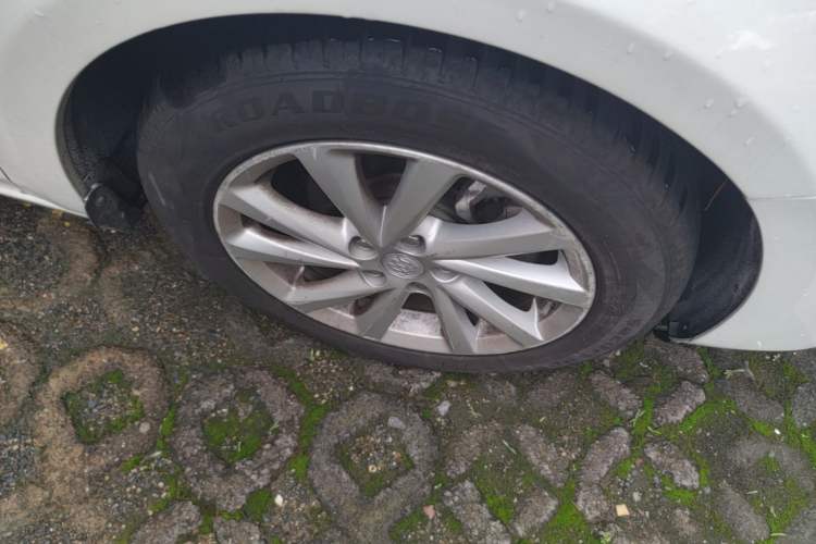Used Buick Verano 2015 Sedan 15S Automatic Ambition Model Right Front Wheel Hub