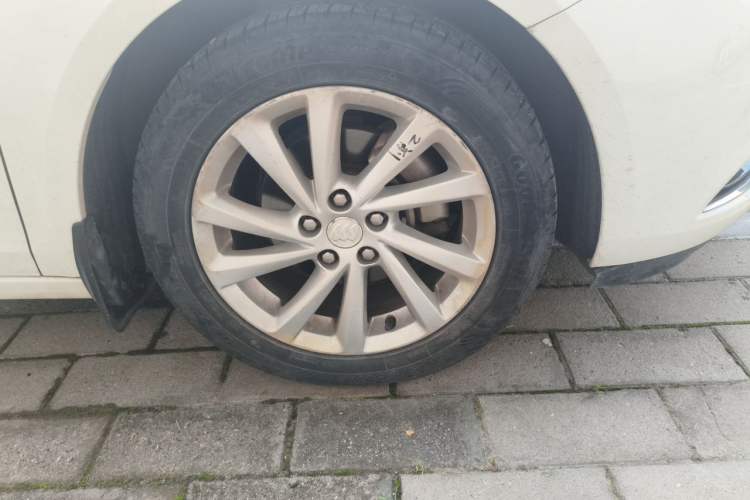 Used Buick Verano 2015 Sedan 15S Automatic Leading Model Right Front Wheel Hub