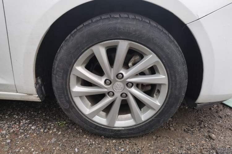 Used Buick Verano 2015 Sedan 15S Automatic Leading Model Right Front Wheel Hub