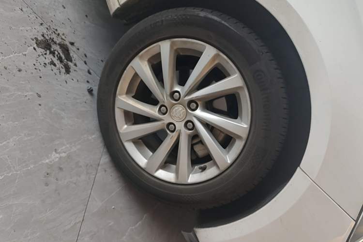 Used Buick Verano 2015 Sedan 15S Automatic Leading Model Right Front Wheel Hub