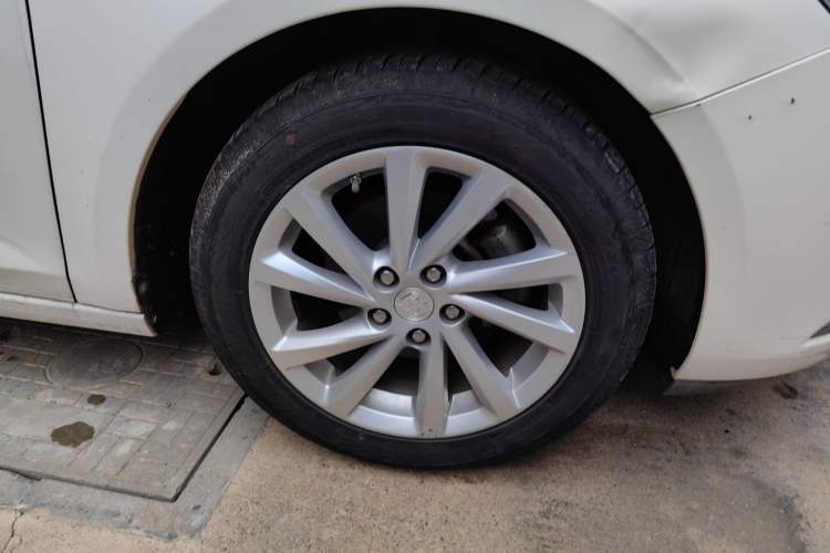 Used Buick Verano 2015 Sedan 15S Automatic Ambition Model Right Front Wheel Hub