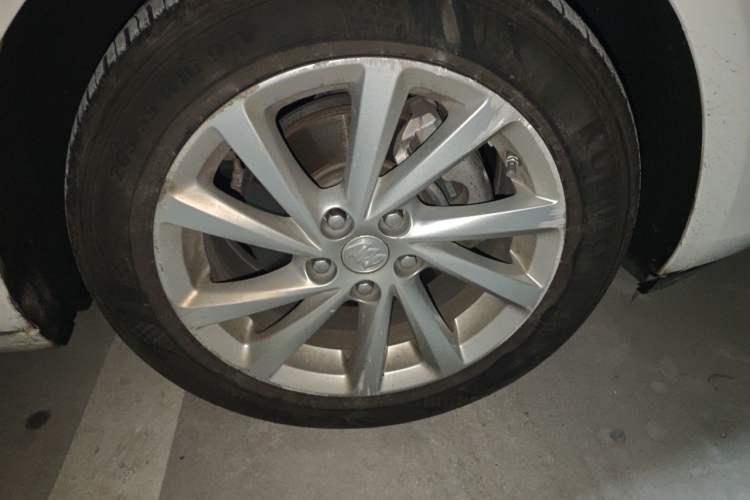 Used Buick Verano 2015 Sedan 15S Automatic Leading Model Right Front Wheel Hub