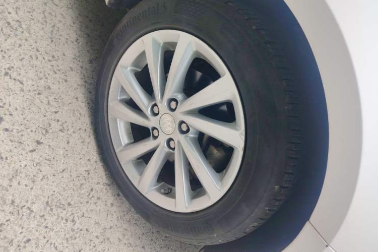 Used Buick Verano 2015 Sedan 15S Automatic Ambition Model Right Front Wheel Hub
