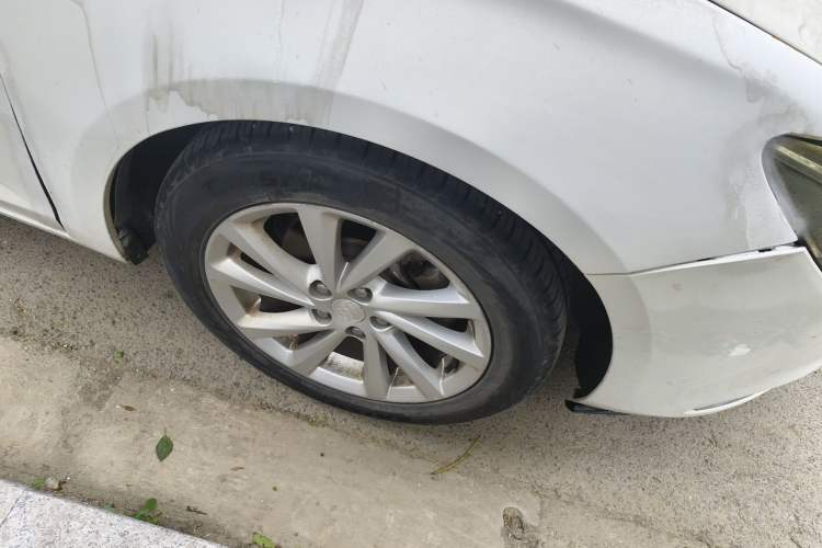 Used Buick Verano 2015 Sedan 15S Automatic Ambition Model Right Front Wheel Hub